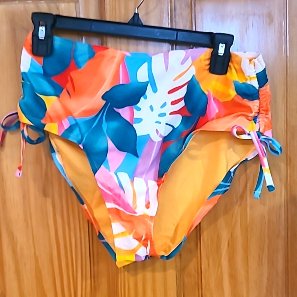 Bcbg nwt xl swim bottom
